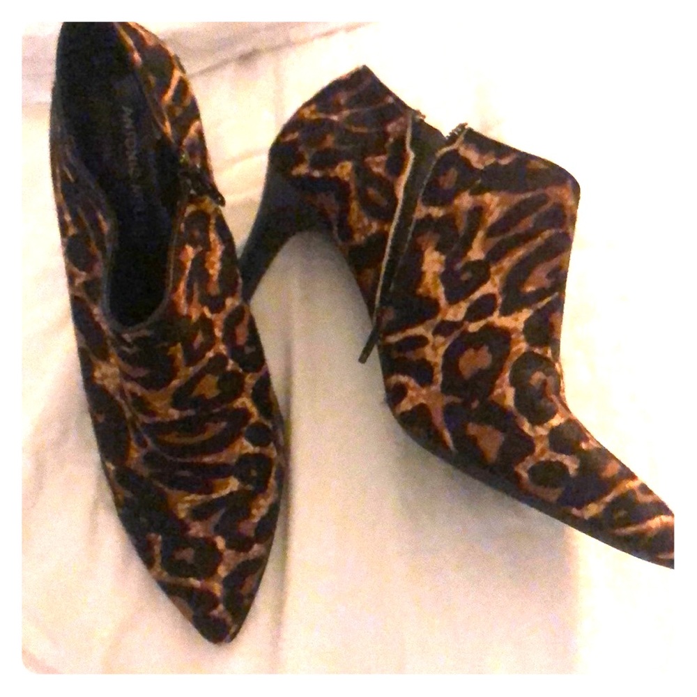 Size 9.5 Leopard print heels